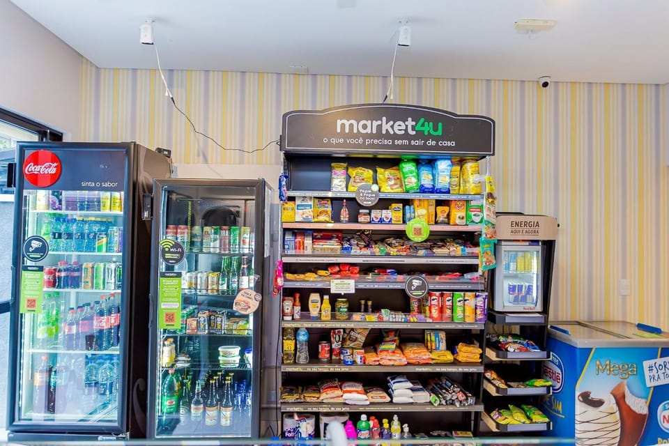 Supermarket/grocery shop