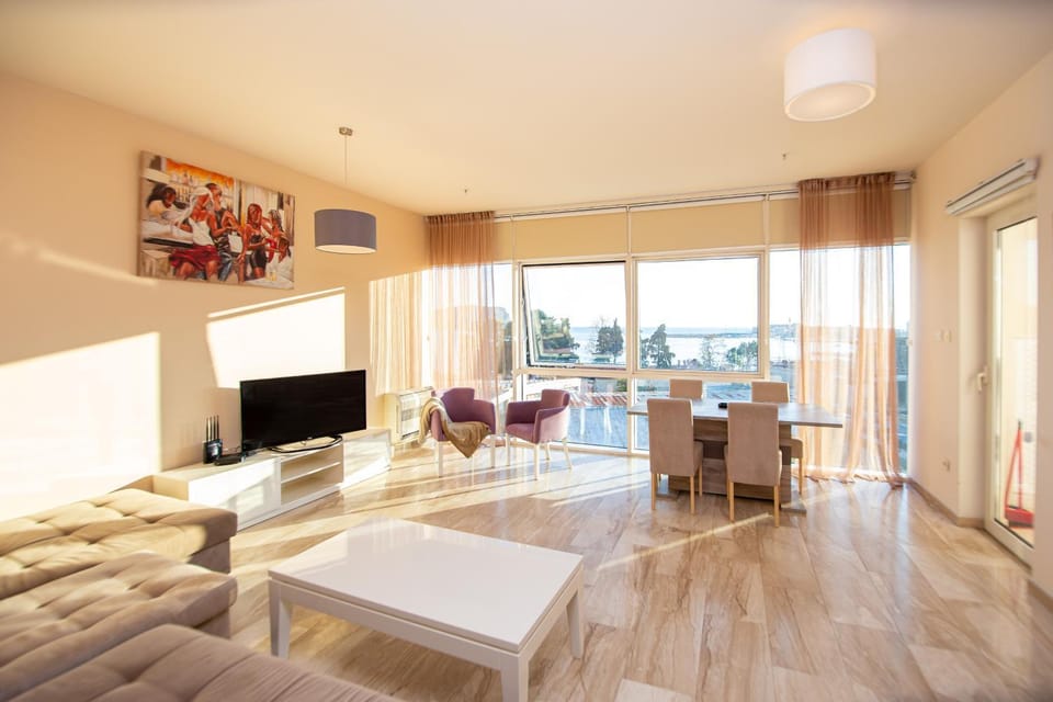 Living room, Sea view