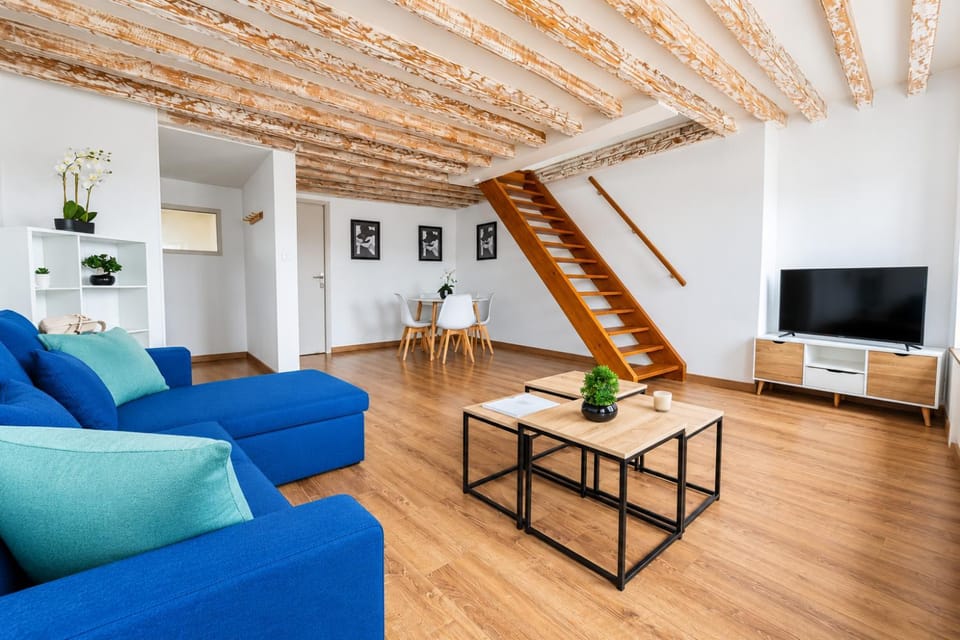 HYPER CENTRE COSY DUPLEX dans les remparts Apartment in Hauts-de-France