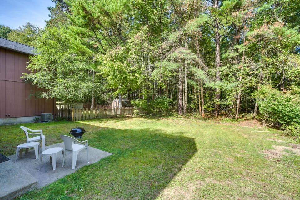 11 Miles to Saratoga Race Course: Upstate Retreat! House in Malta