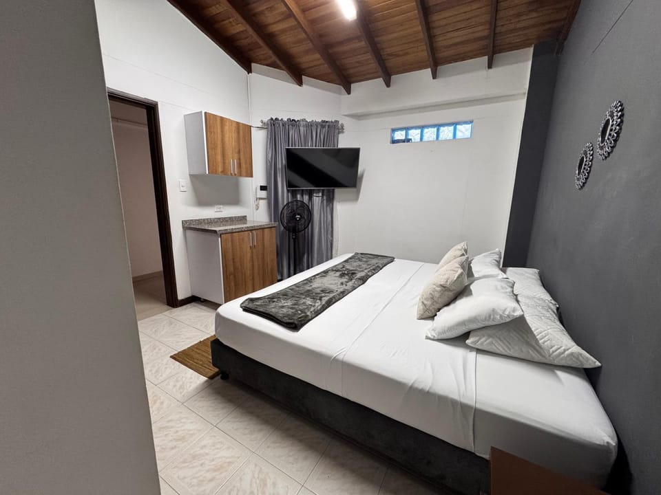 Kitchen or kitchenette, Photo of the whole room, Bedroom, towels