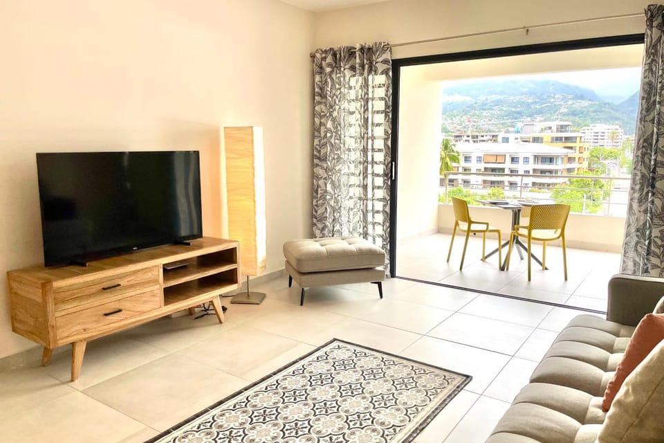 Communal lounge/ TV room, TV and multimedia, Mountain view