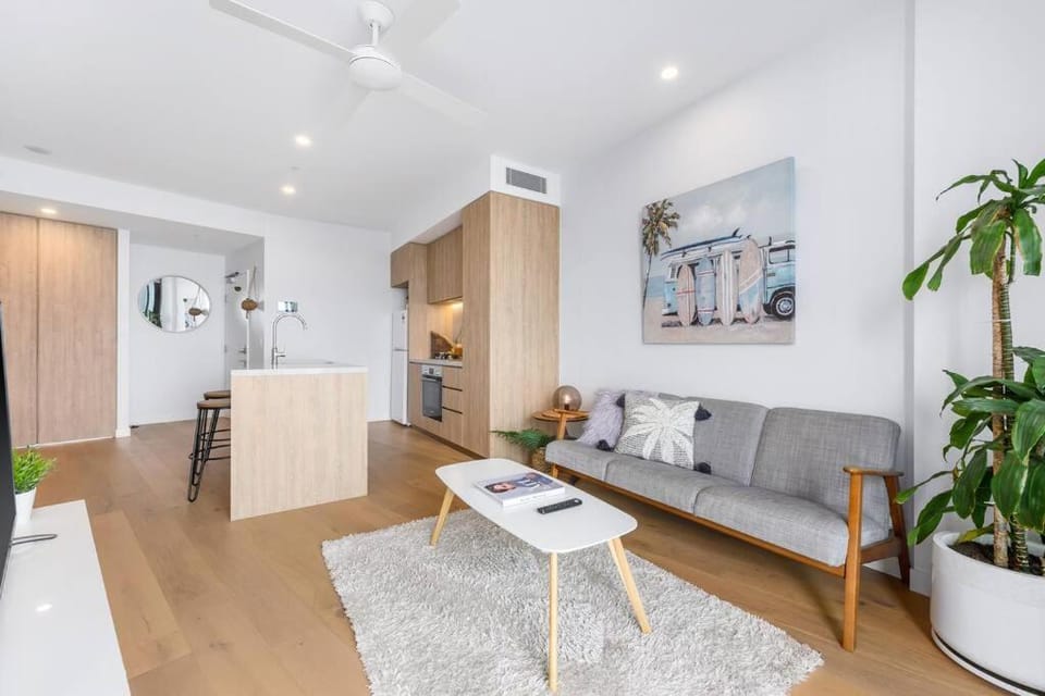 Coastal Chic 2 Bed Apt in Broadbeach Apartment in Gold Coast