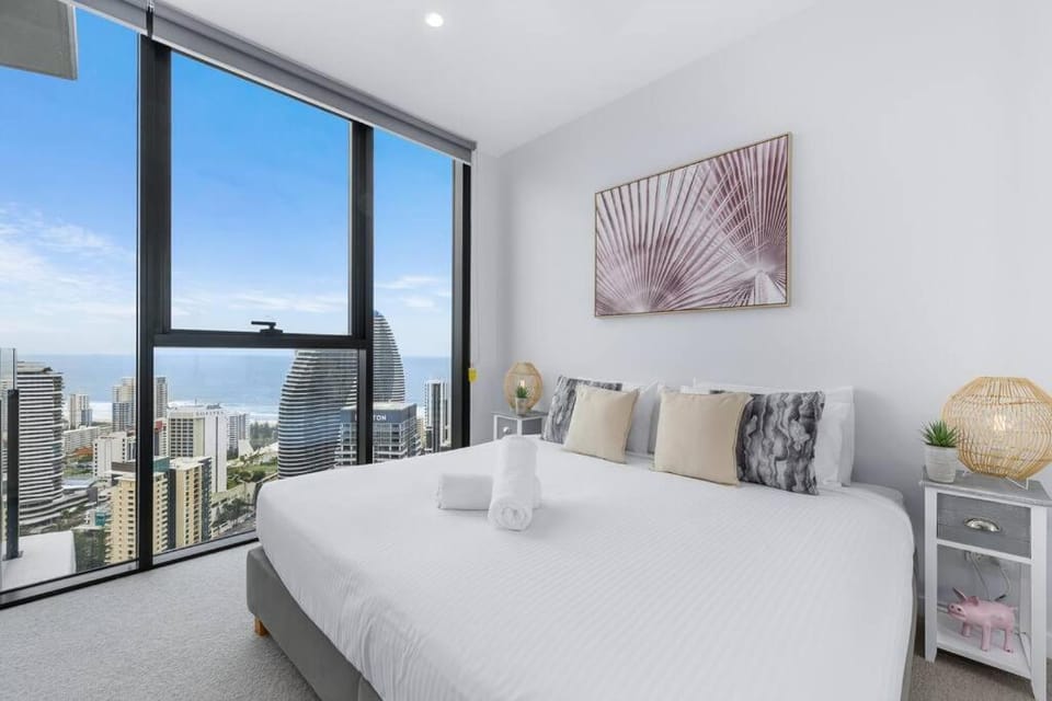 Coastal Chic 2 Bed Apt in Broadbeach Apartment in Gold Coast