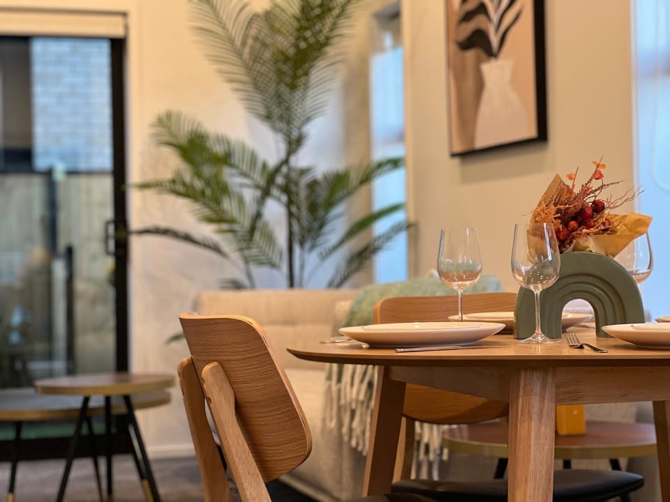 Seating area, Dining area