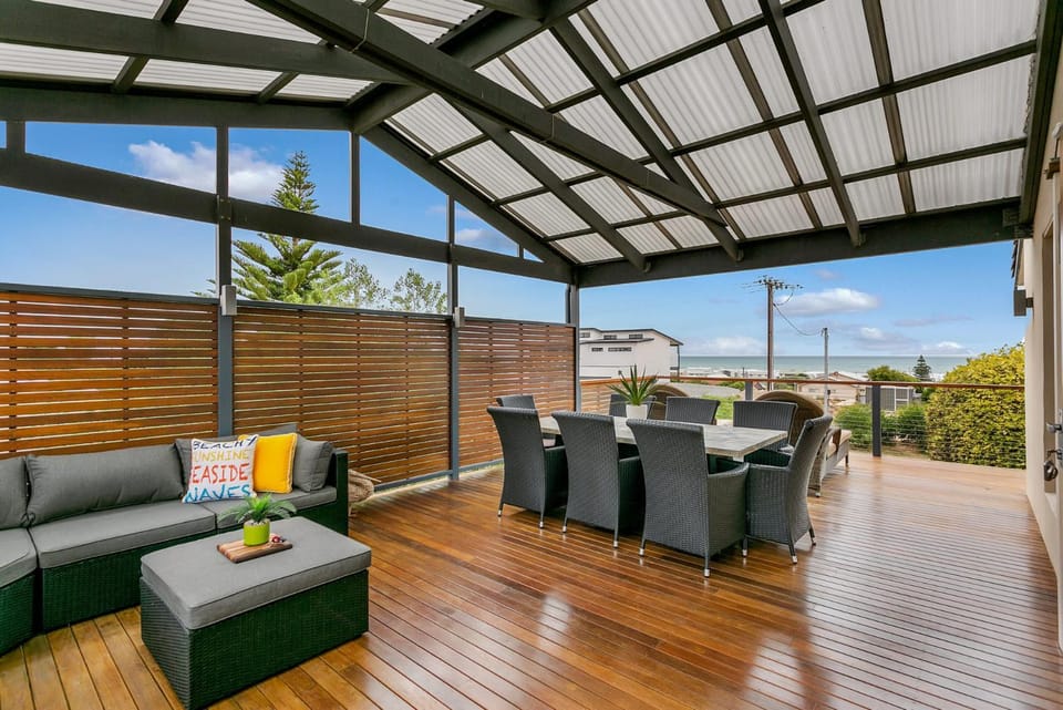 108 Morrison Luxury Beach House with Sea Views Middleton Beach Holiday Rental House in Middleton