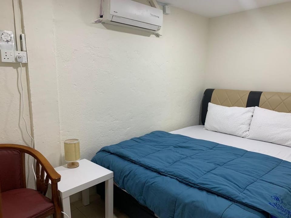 Bed, Photo of the whole room, Bedroom, air conditioner