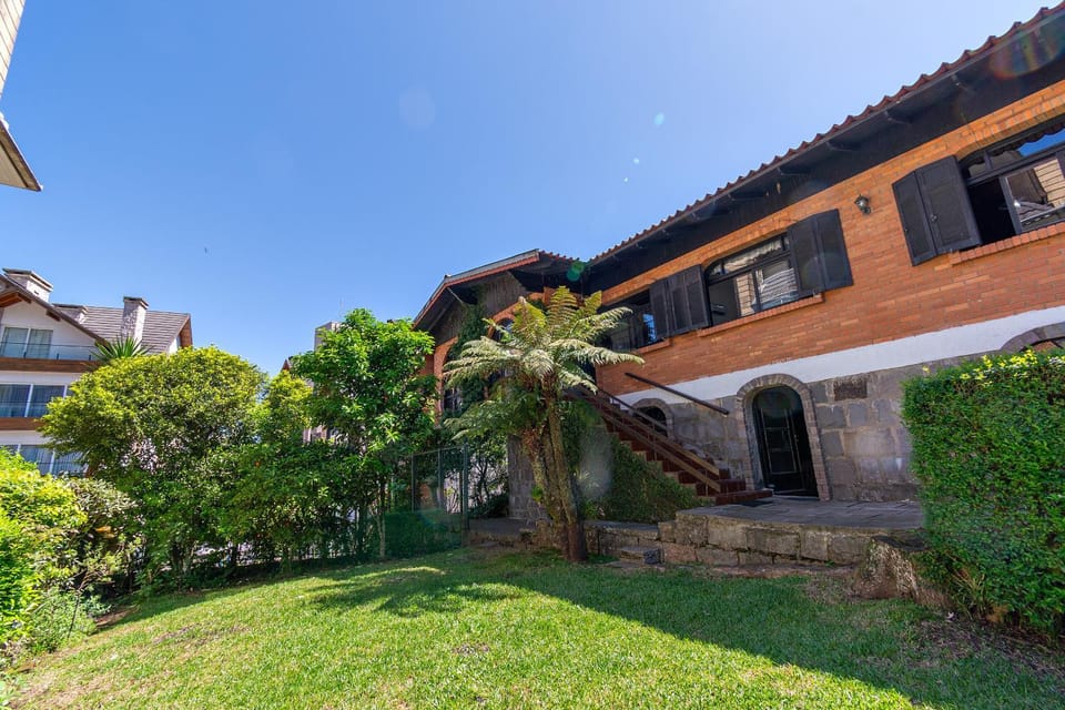 Property building, Day, Garden