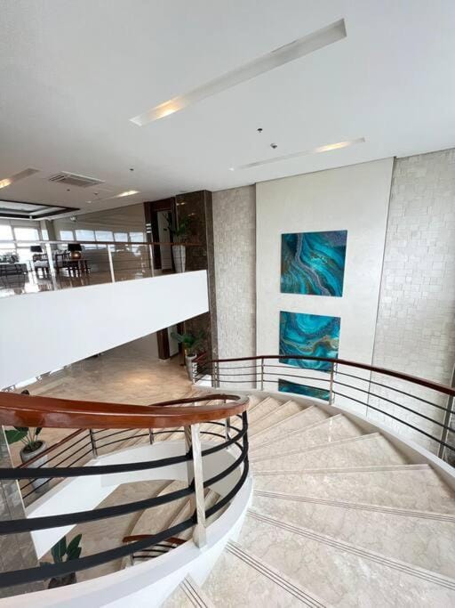 2BR Solana Suite near MOA PICC NAIA Apartment in Pasay