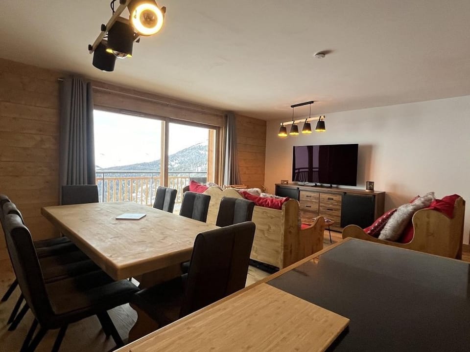 Appartement Haut de Gamme 6 Pers, Parking Privé, Plagne Centre - FR-1-351-241 Apartment in Mâcot-la-Plagne
