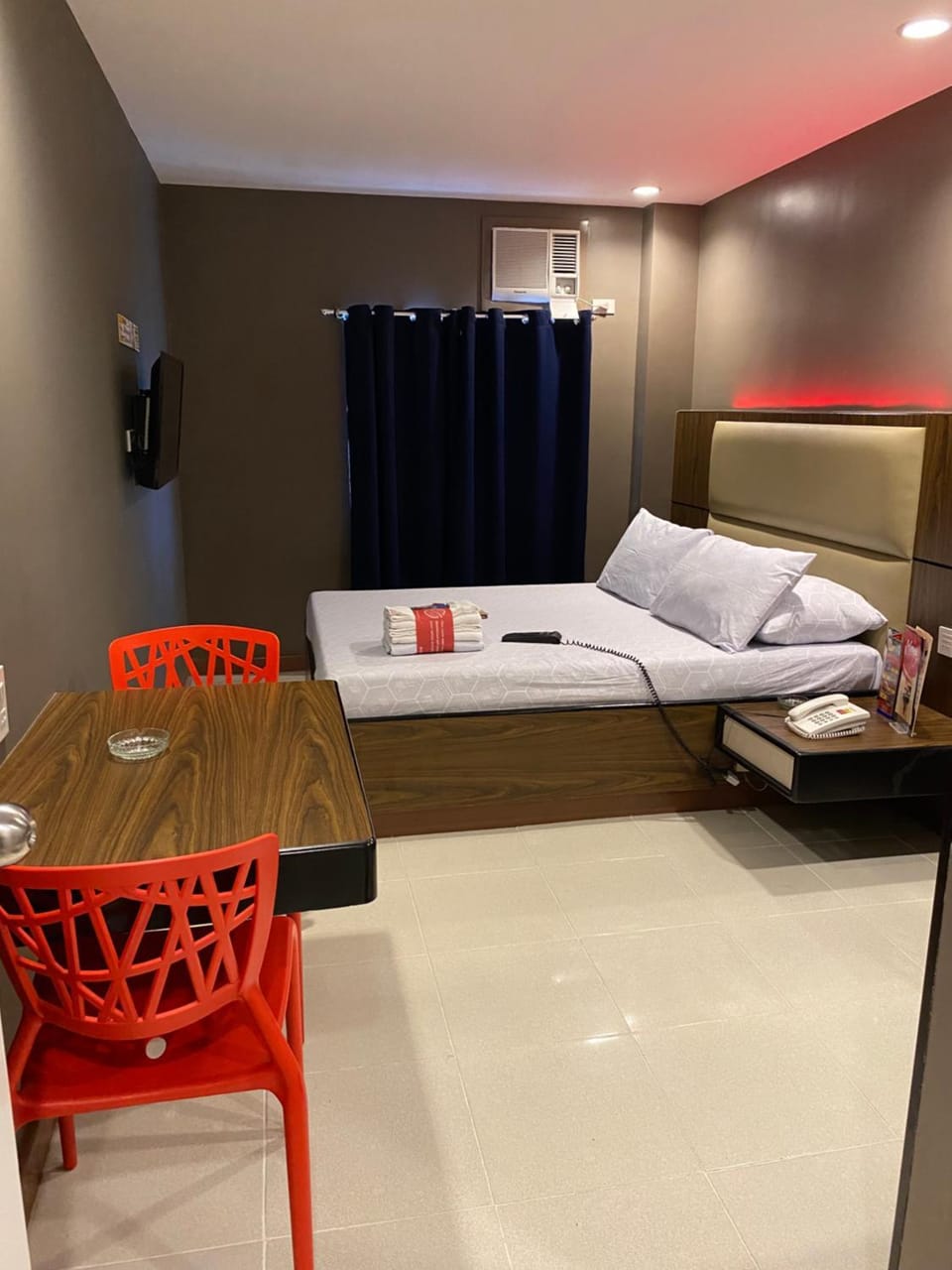 Photo of the whole room
