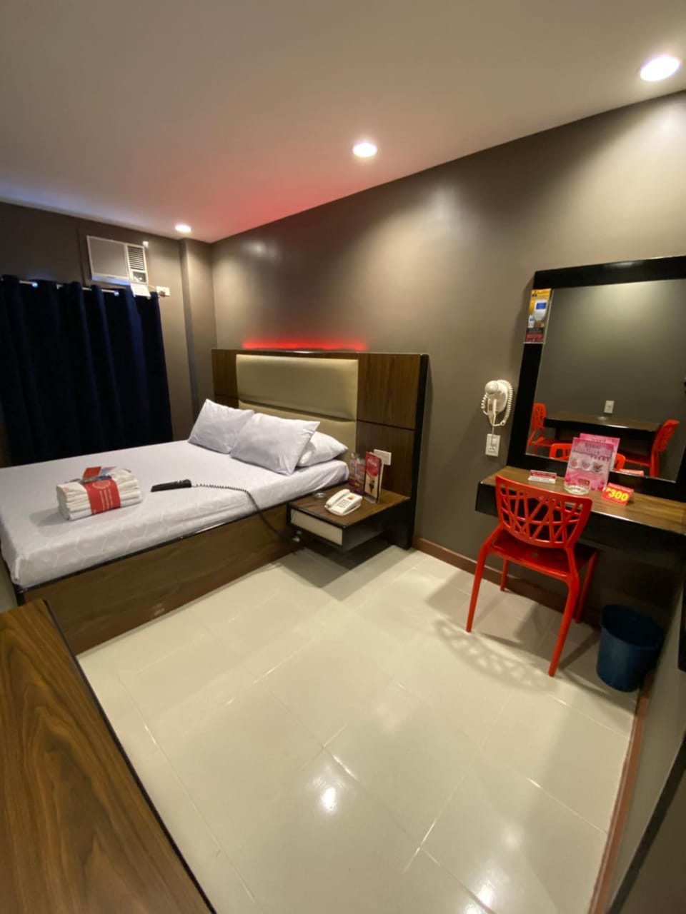 Photo of the whole room