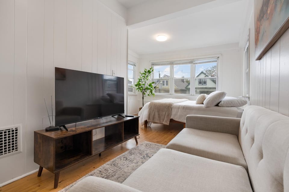 Skyline Views 3BR - Manhattan at Your Doorstep Apartment in Jersey City