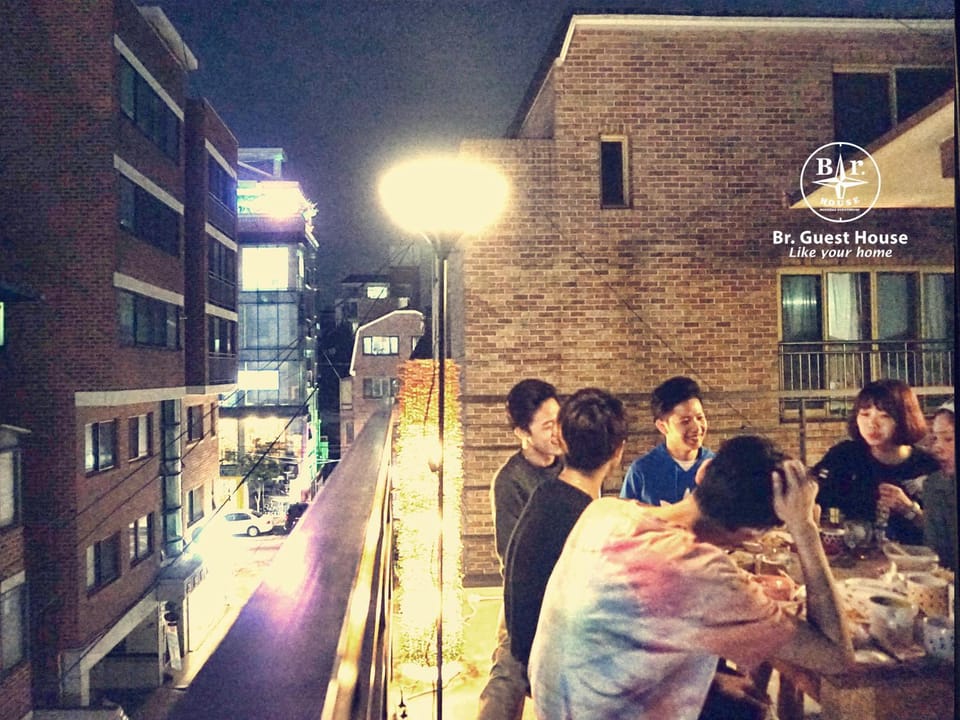 Night, group of guests