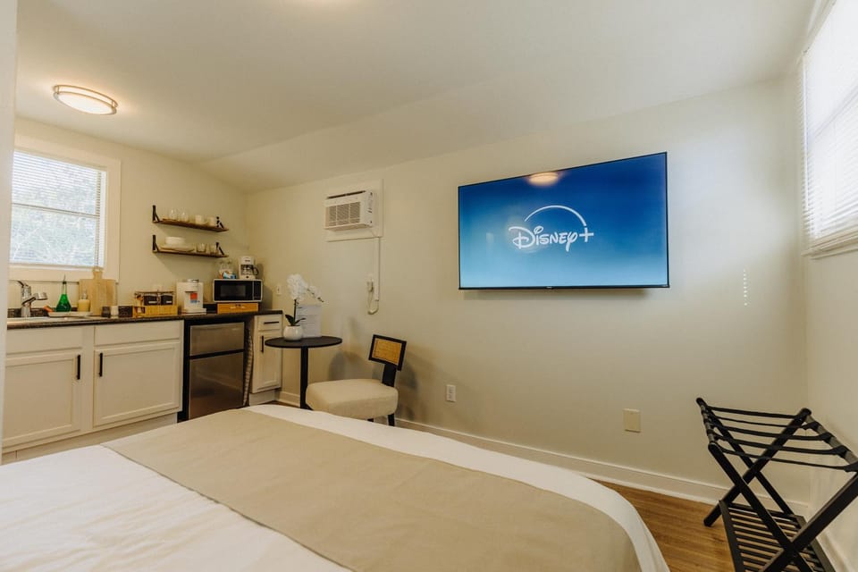 Bed, TV and multimedia