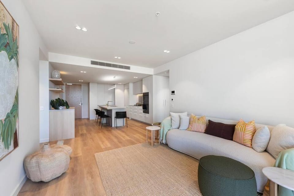 Luxurious 2BR 2BA Oceanfront Apartment Kirra Apartment in Tweed Heads