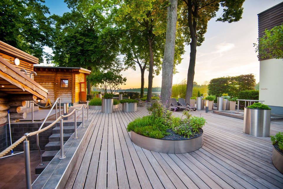 Garden, Sauna