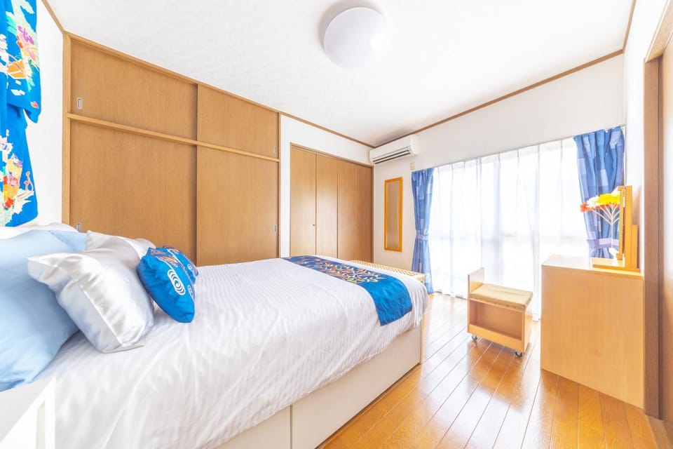 Bed, Photo of the whole room, Bedroom, wardrobe
