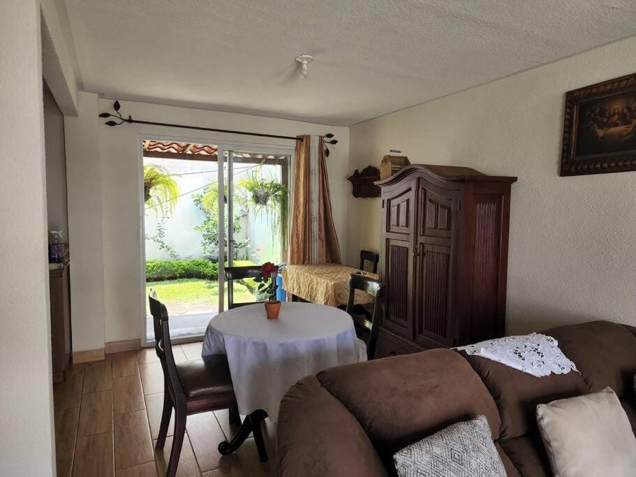 Acogedora casita House in Sacatepéquez Department