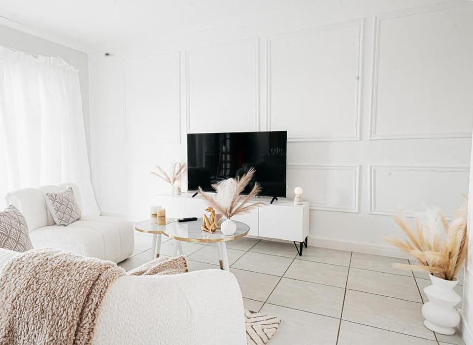 No loadshedding,full kitchen ,pool,braai,Wi-Fi at the Blyde Apartment in Pretoria