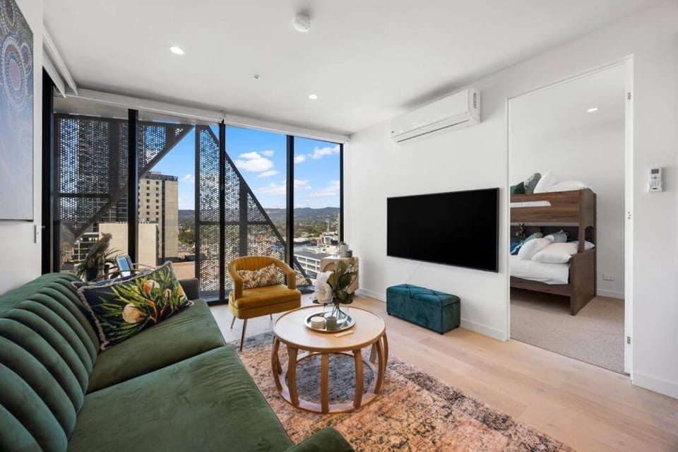 Skyline Retreat - 2BR Luxury City Apartment Apartment in Adelaide