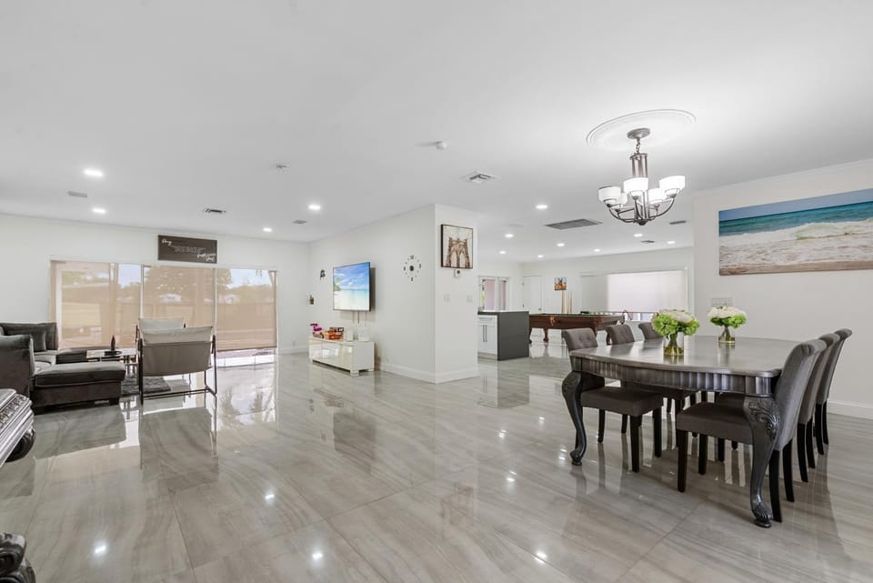 Emerald Hills Haven Villa in Dania Beach