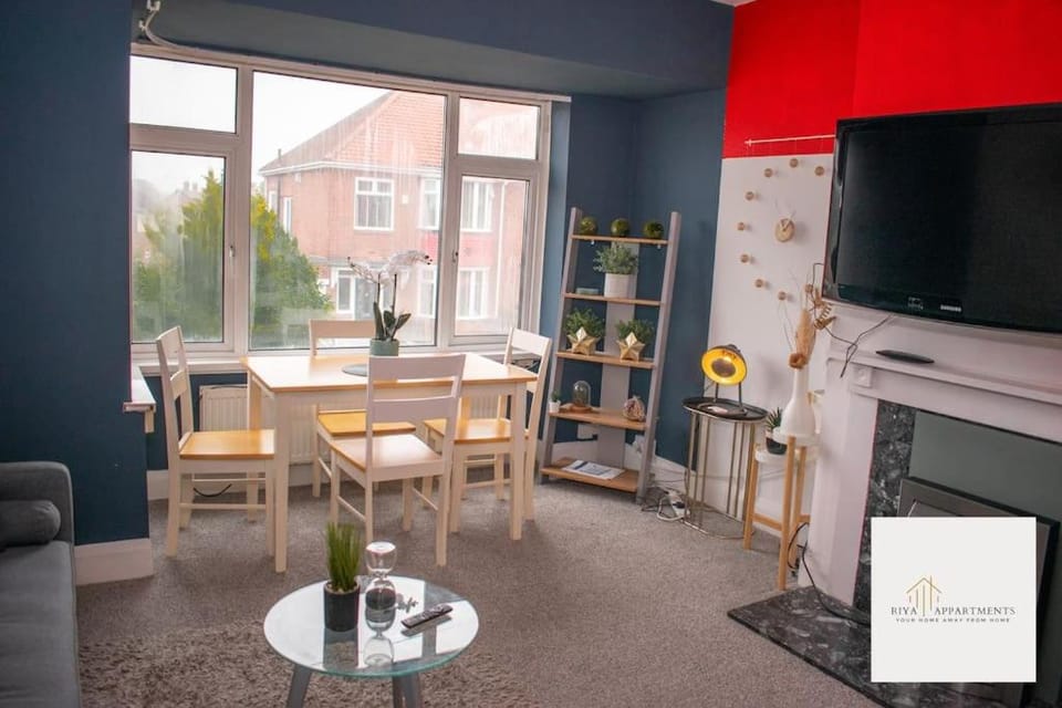 Riya Apartments 2 Bedroom- Wifi-Free Parking Apartment in Newcastle upon Tyne