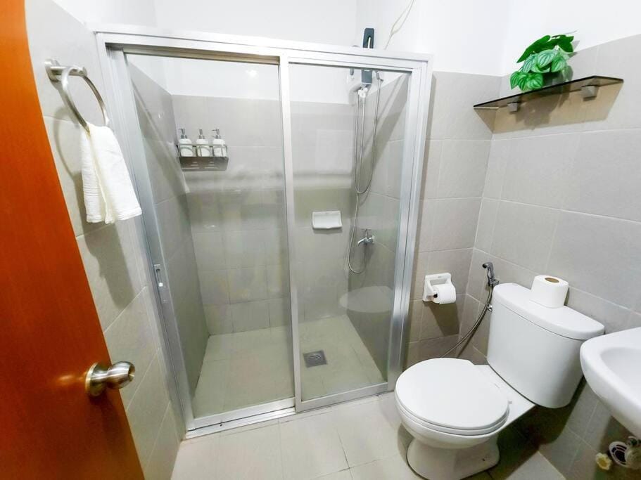 TJ Urban Living - Studio Unit at Mesatierra Davao Apartment in Davao City