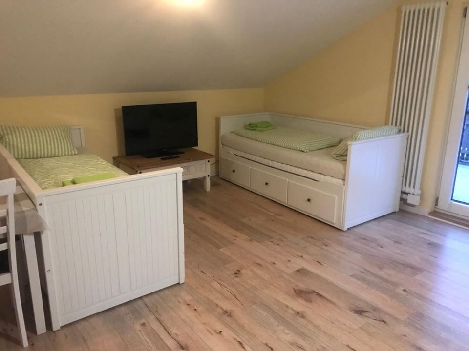 TV and multimedia, Bedroom
