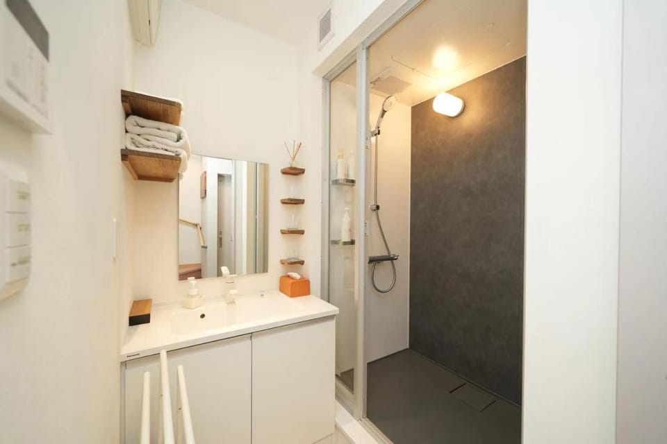 Shower, Bathroom