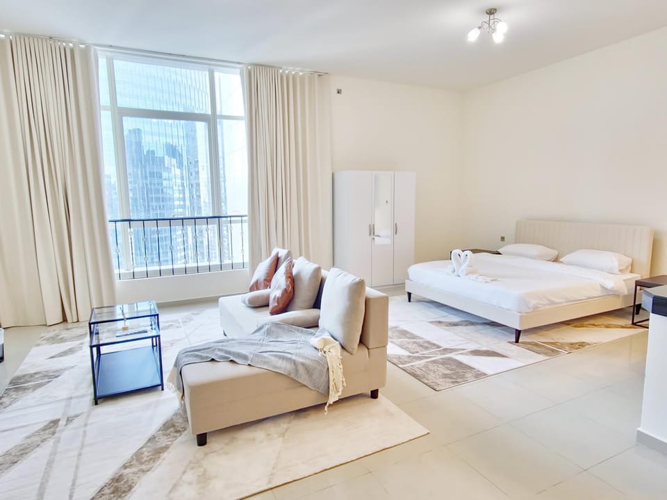 Bed, Living room, Photo of the whole room, Seating area, Bedroom
