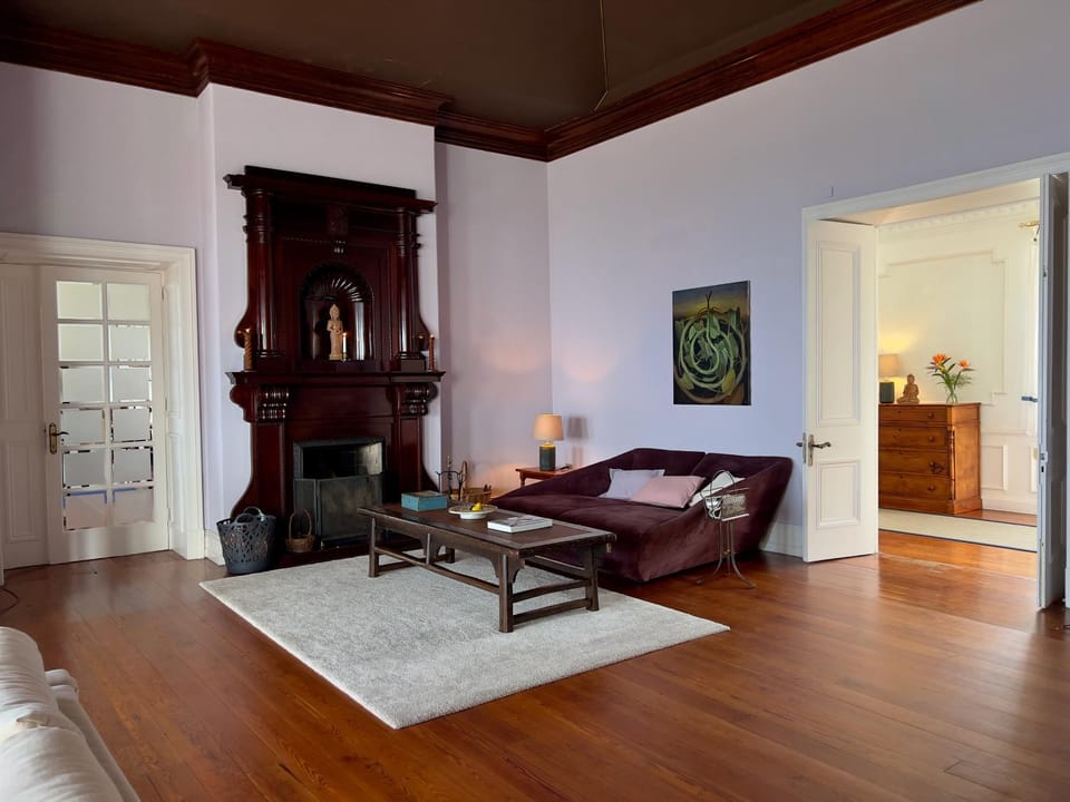 Living room, Seating area, fireplace