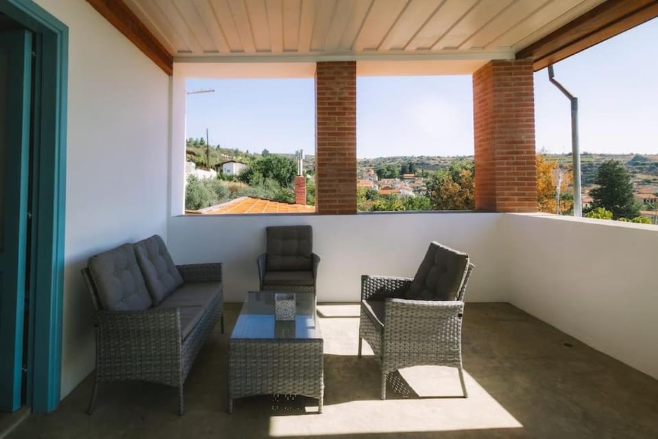 Patio, Balcony/Terrace, Seating area