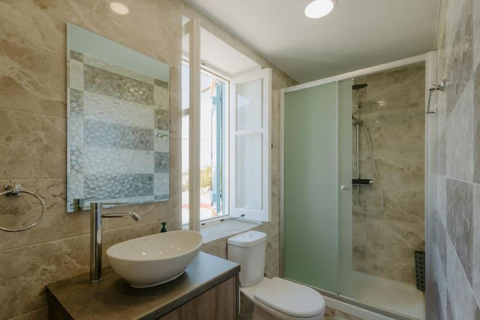 Shower, Toilet, Bathroom