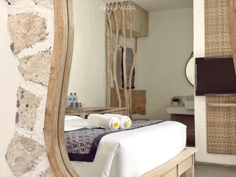 Bed, towels