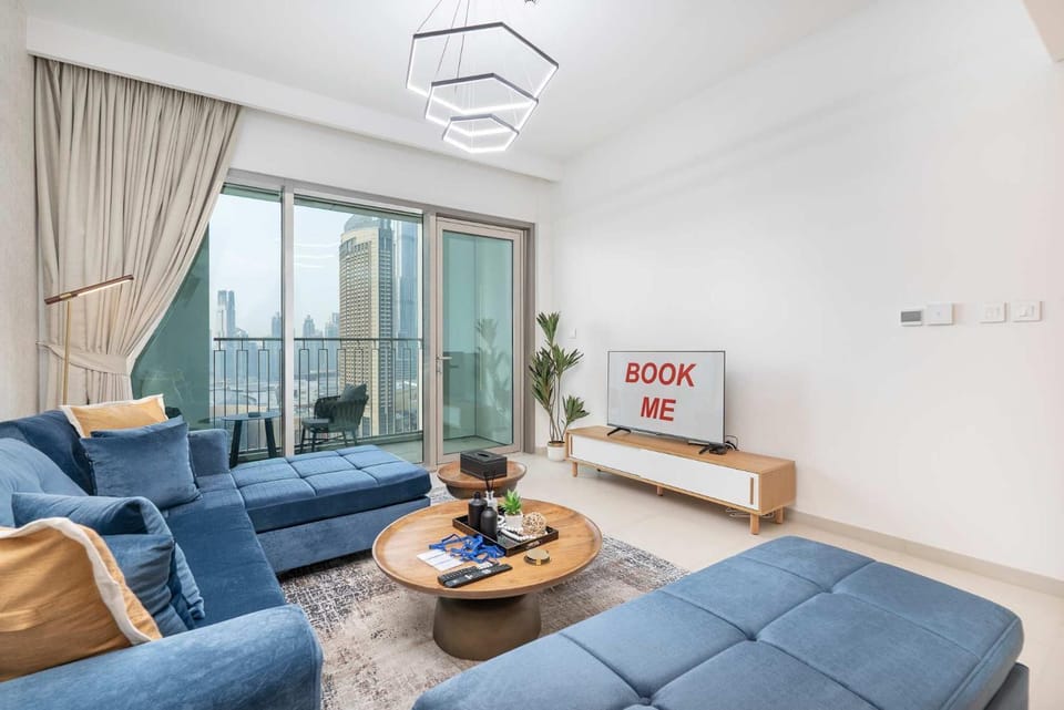 Free housekeeping visits during your stay - StayShort - Beautiful 2-BR Flat in Downtown Luxury City Living at Its Best Apartment in Dubai