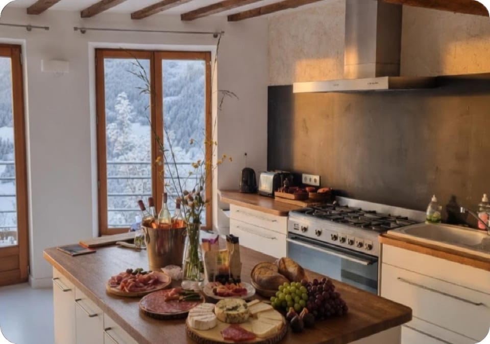 Mountain view, kitchen