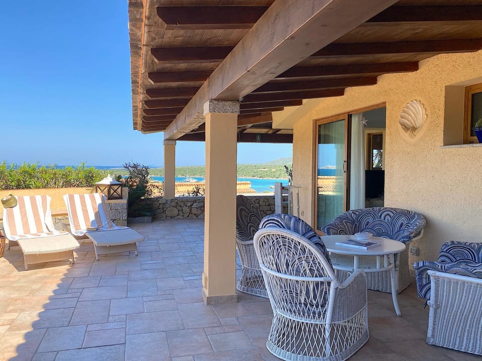 Casa Azul, Seaview terrace, private parking, pool Apartment in Sardinia