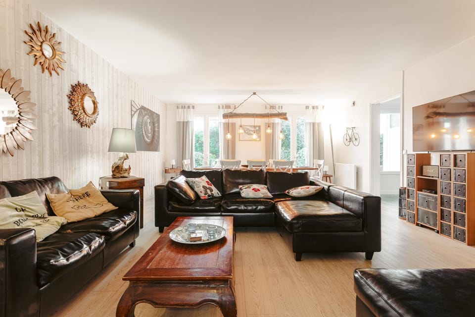Property building, Living room