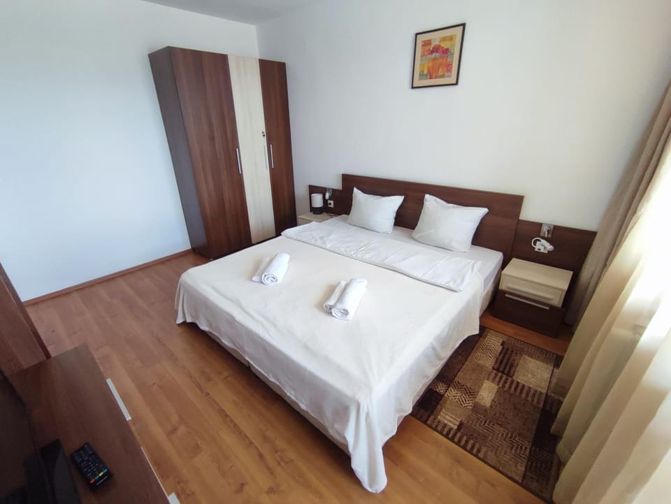 Bedroom, wardrobe