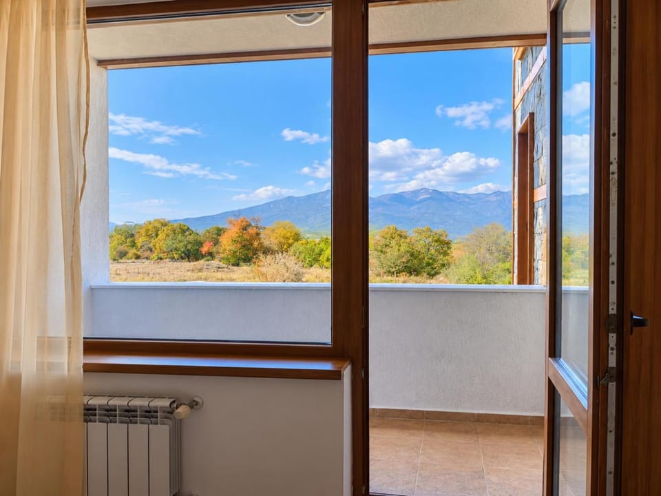 Natural landscape, Balcony/Terrace, Mountain view, internet