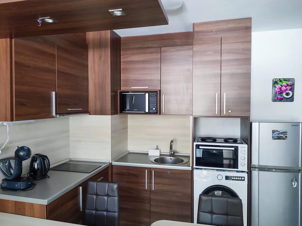 Coffee/tea facilities, oven, pet friendly, stove, washing machine