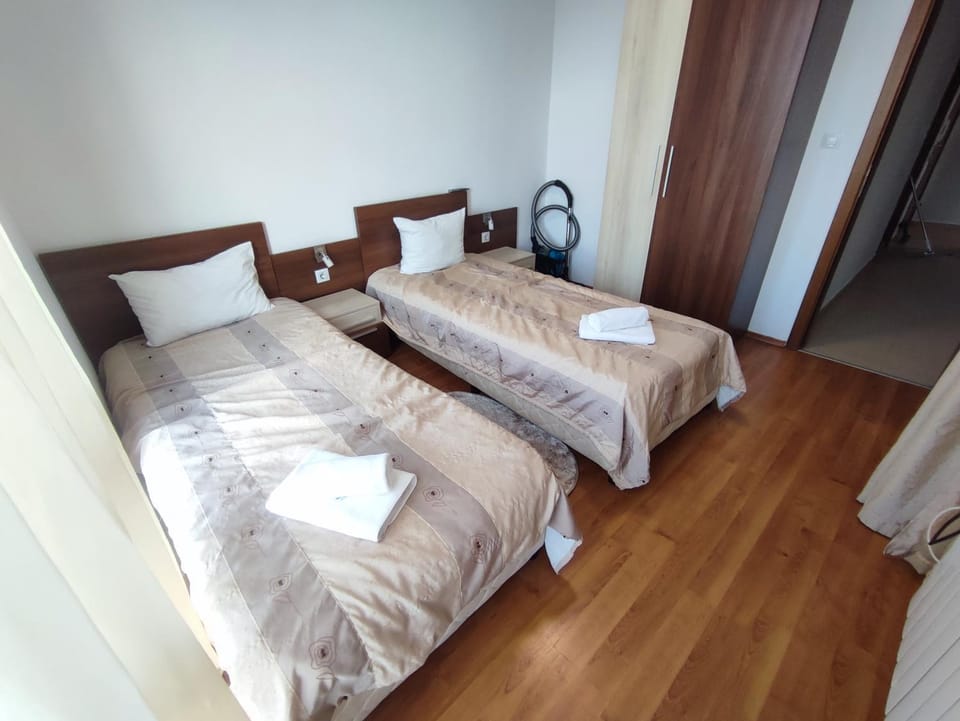 Bed, Bedroom, towels, wardrobe
