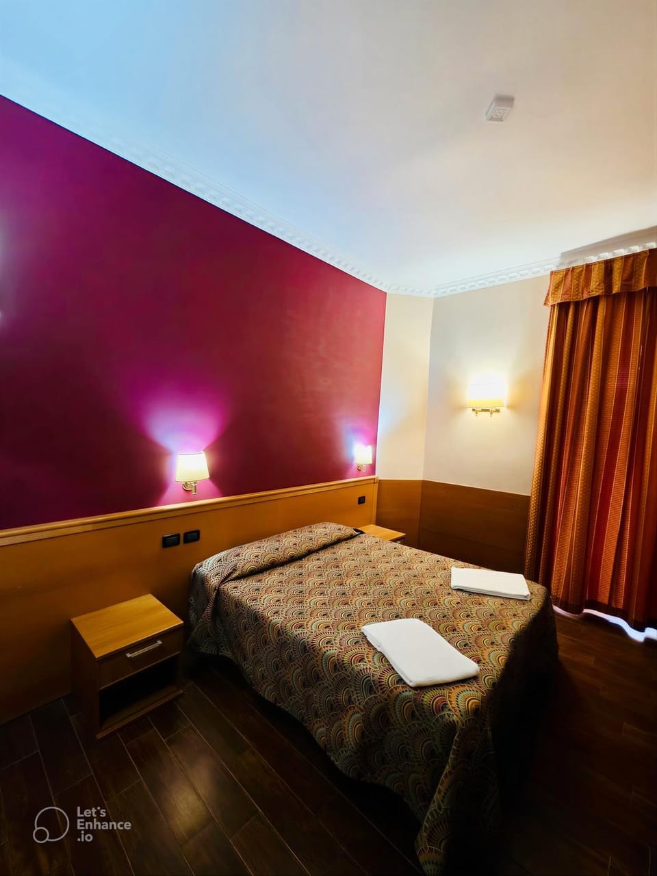 Photo of the whole room, Bedroom, towels