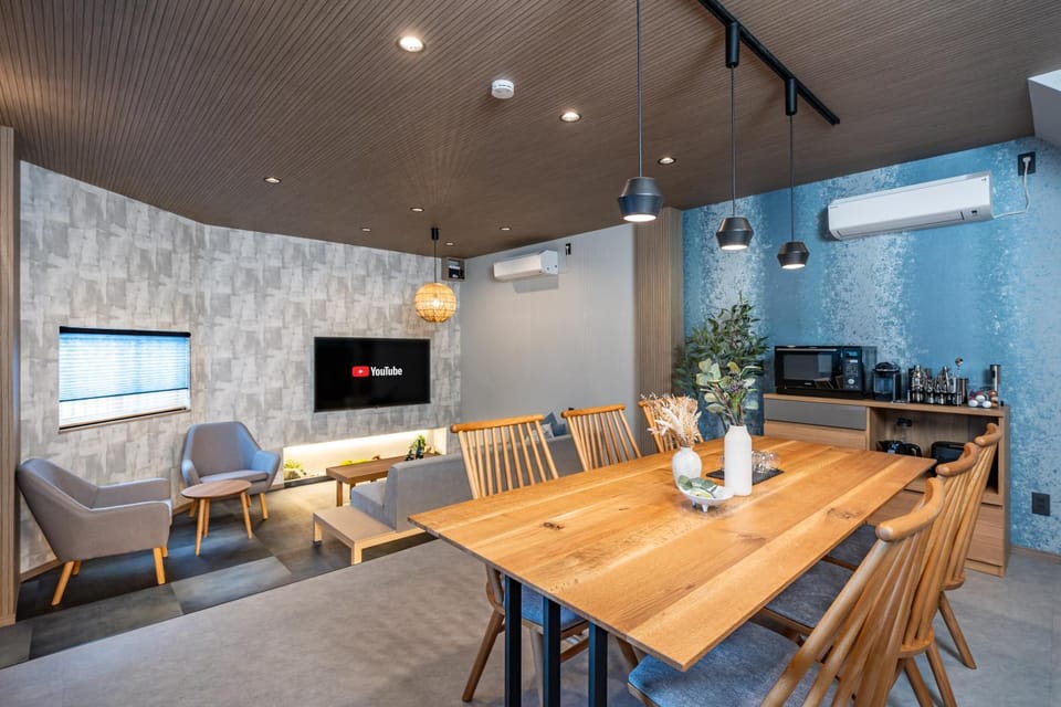 TV and multimedia, Living room, Dining area