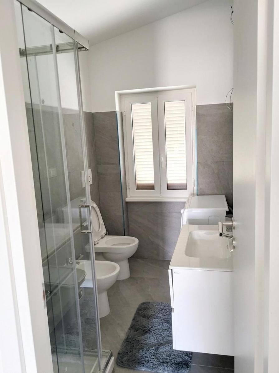 Shower, Bathroom, washing machine