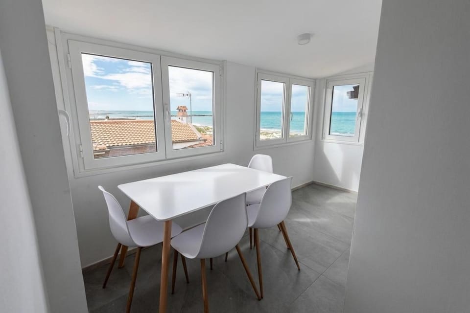 Bird's eye view, Living room, Seating area, Sea view, Lunch