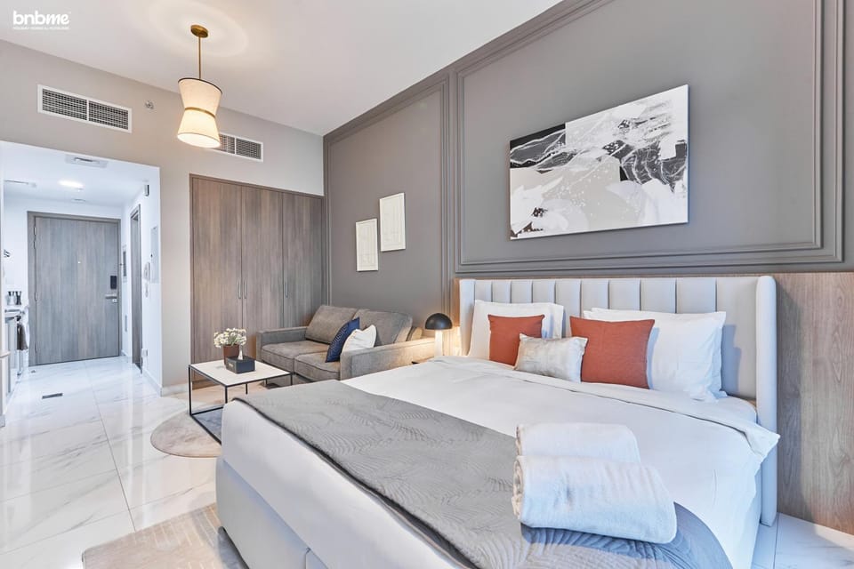 Bed, Photo of the whole room, Seating area, Bedroom, air conditioner