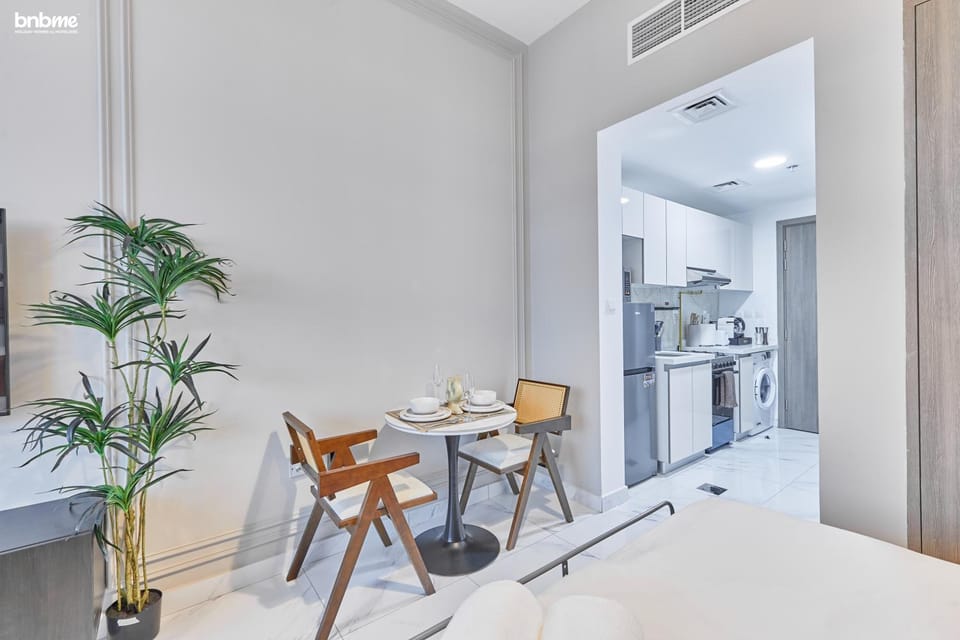 Bed, Kitchen or kitchenette, Photo of the whole room, Seating area, Dining area, Bedroom, oven, pet friendly, stove