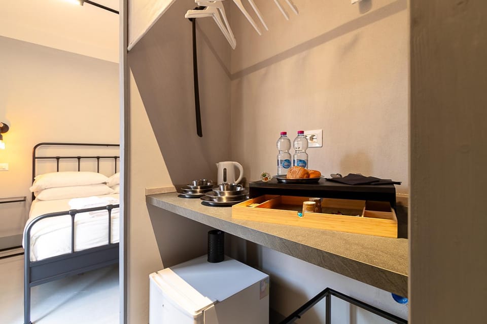 Coffee/tea facilities, Decorative detail